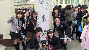 小学生が卒業式に袴 禁止にする学校も 禁止の理由は ネットの反応は 日常を彩る花日記
